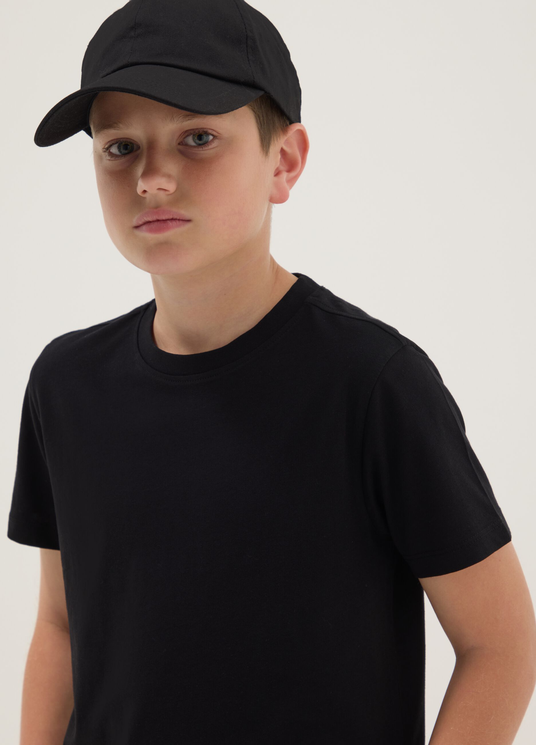 Boys&rsquo; black pure cotton regular fit T-shirt