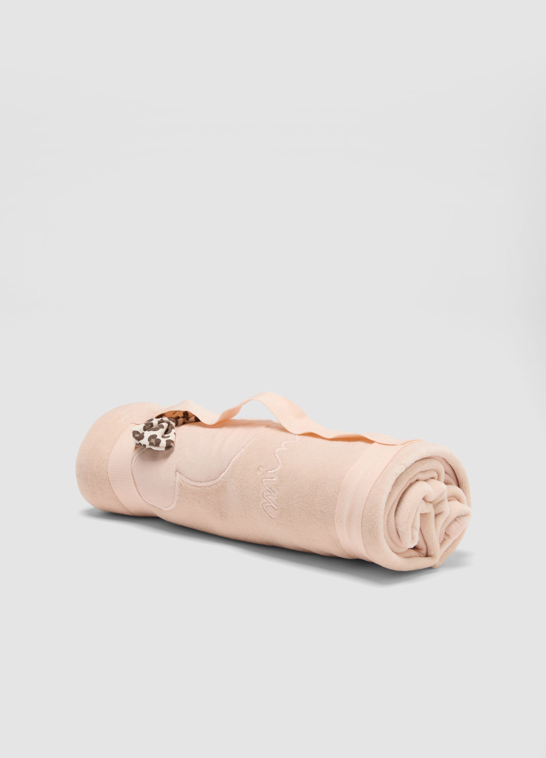 Copertina rosa con stampa animalier e dettaglio Minnie