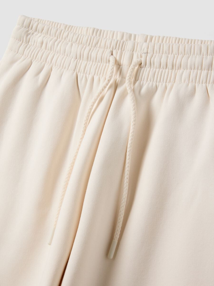 White cotton-blend jogger trousers with elasticated waist, regular fit_2