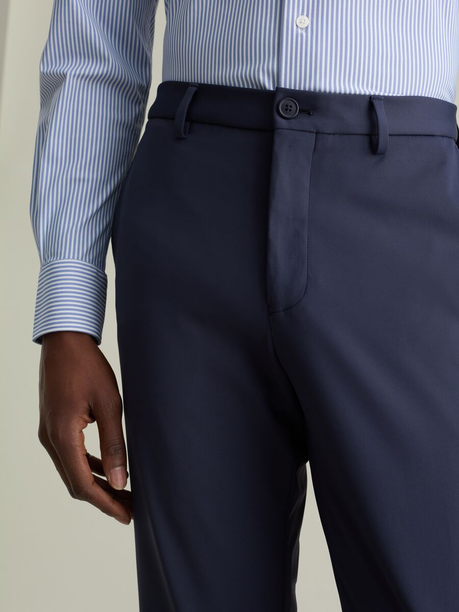 Chino trousers in technical fabric_2
