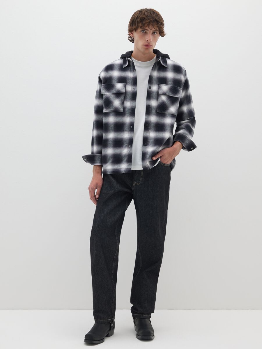 Camicia a quadri bianchi e neri in puro cotone regular fit_1