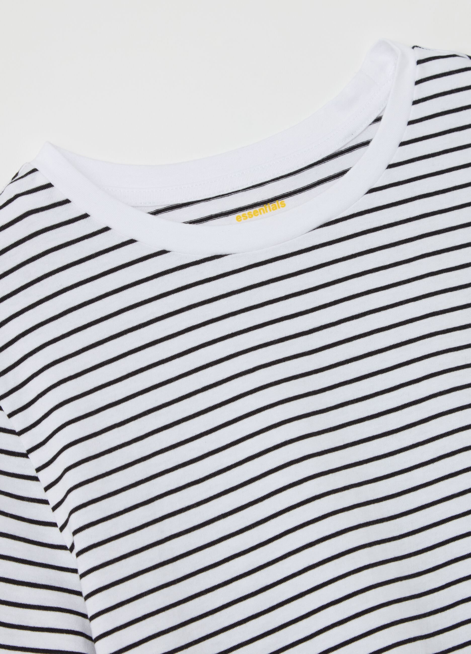 Essential cotton T-shirt with thin stripes