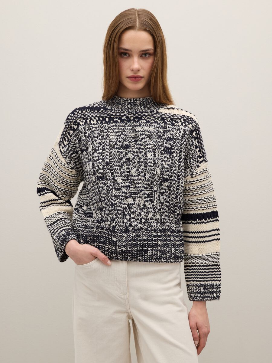 Black regular fit sweater with jacquard pattern_1