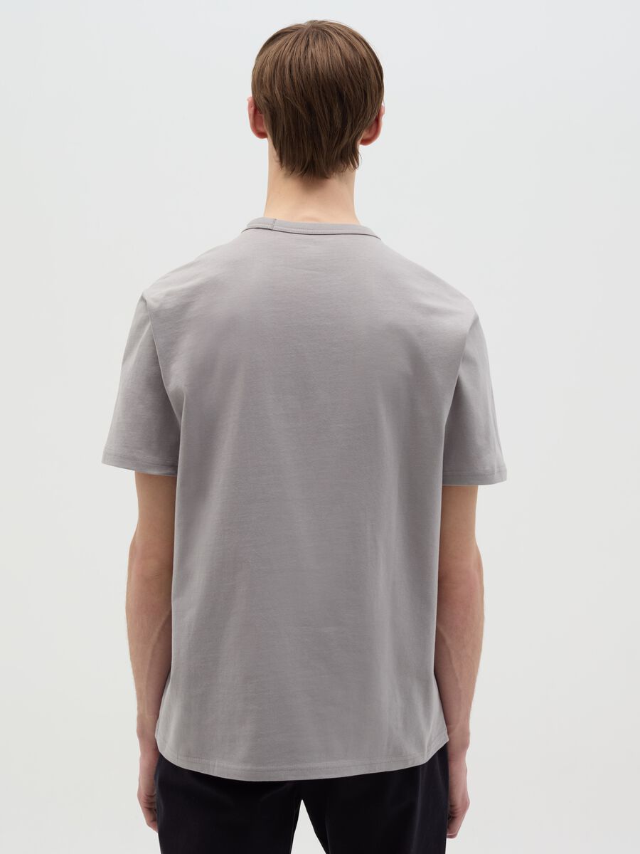 Relaxed-fit T-shirt with round neck_3