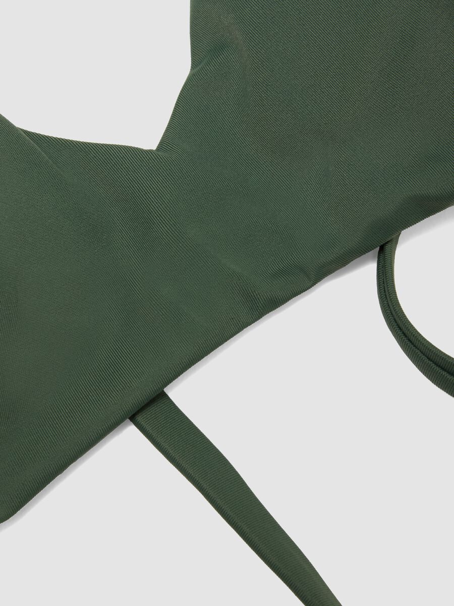 Top bikini a triangolo verde con imbottitura removibile_1