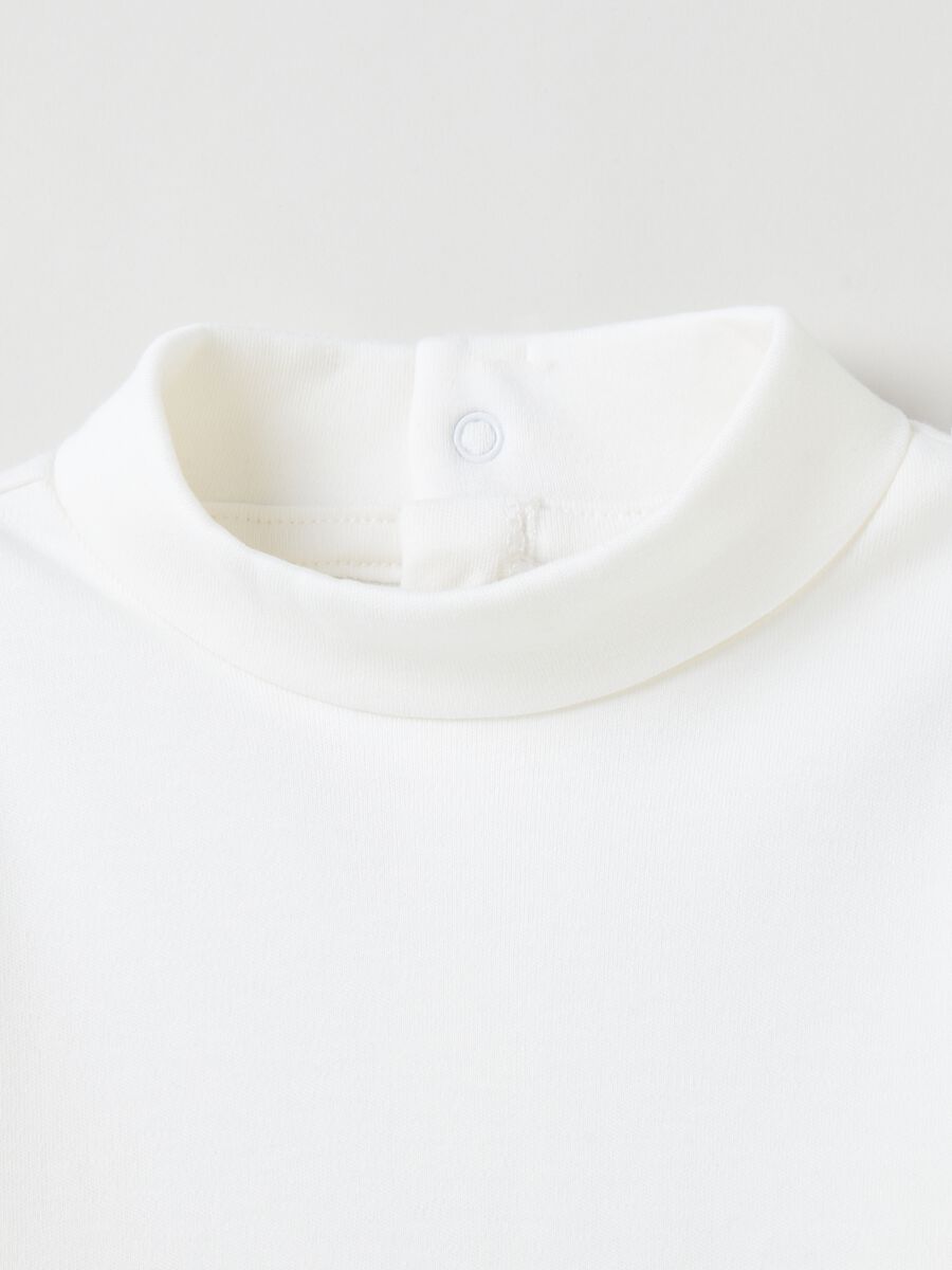 T-shirt maniche lunghe con collo alto_2