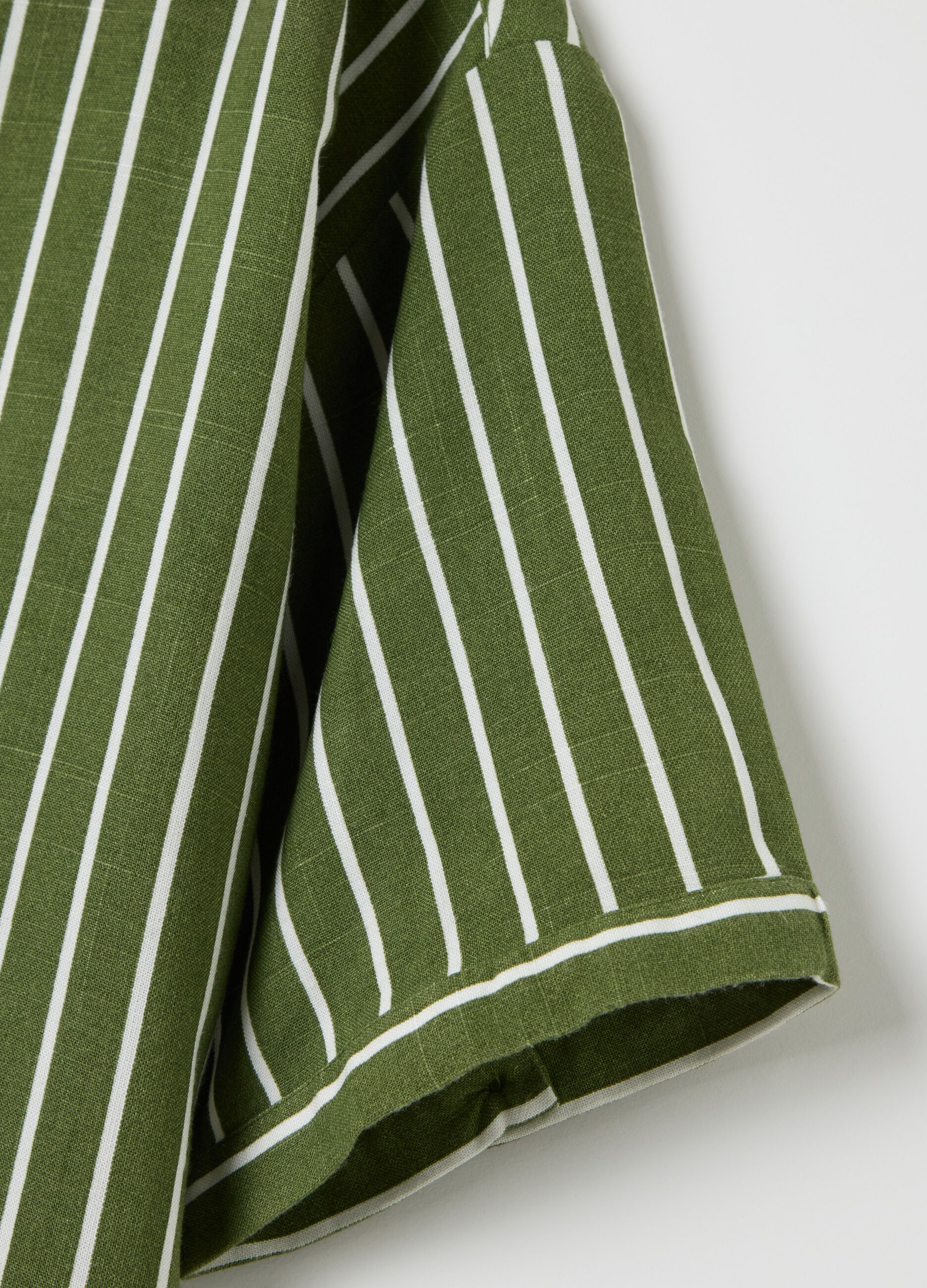 Green striped shirt in viscose and linen