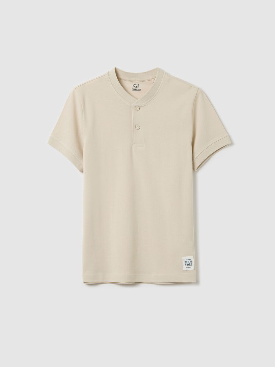 Boys’ polo shirt in 100% beige cotton with regular fit and Henley collar_3