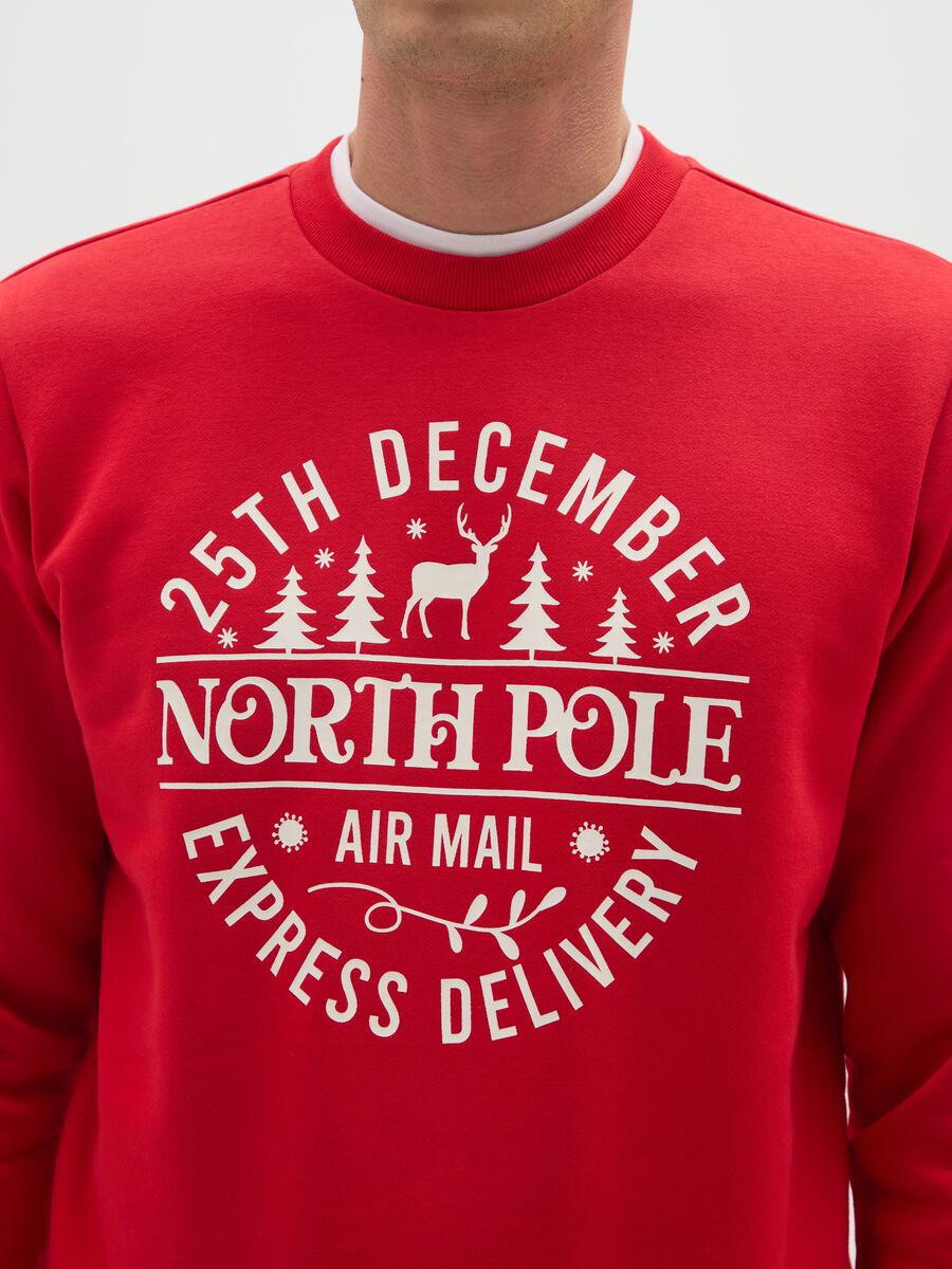 Red regular fit cotton-blend sweatshirt with crew neck_3