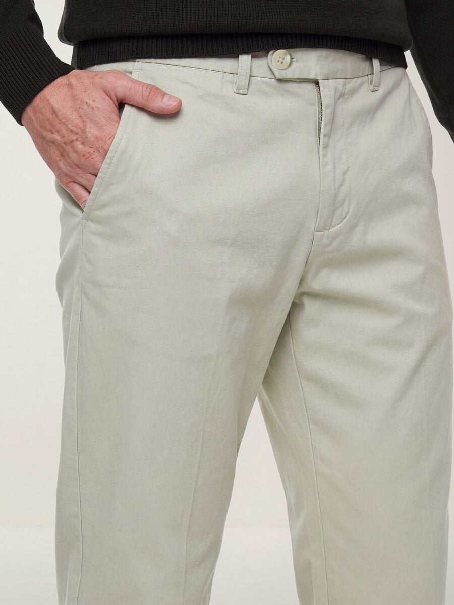 Pantaloni chino beige in puro cotone regular fit_3