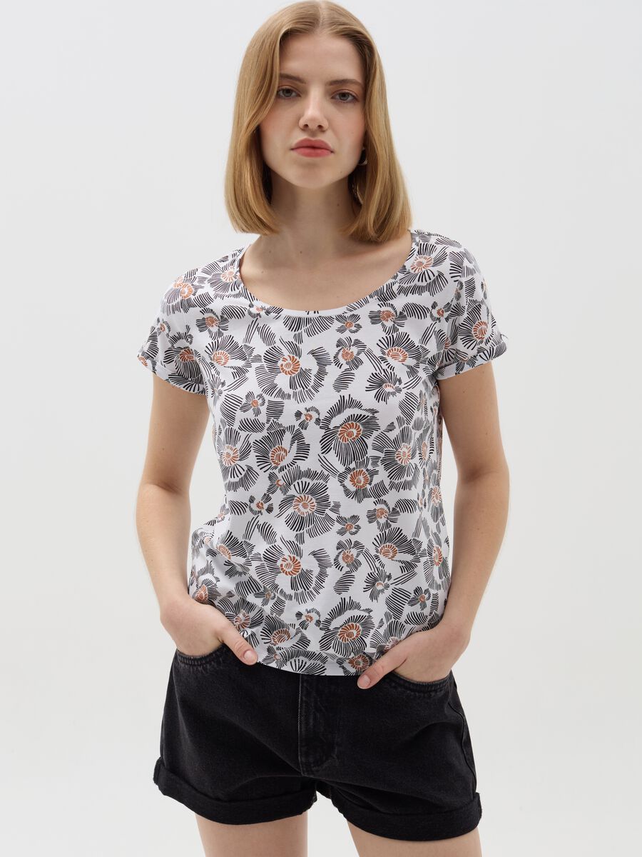 T-shirt with all-over flowers print_0