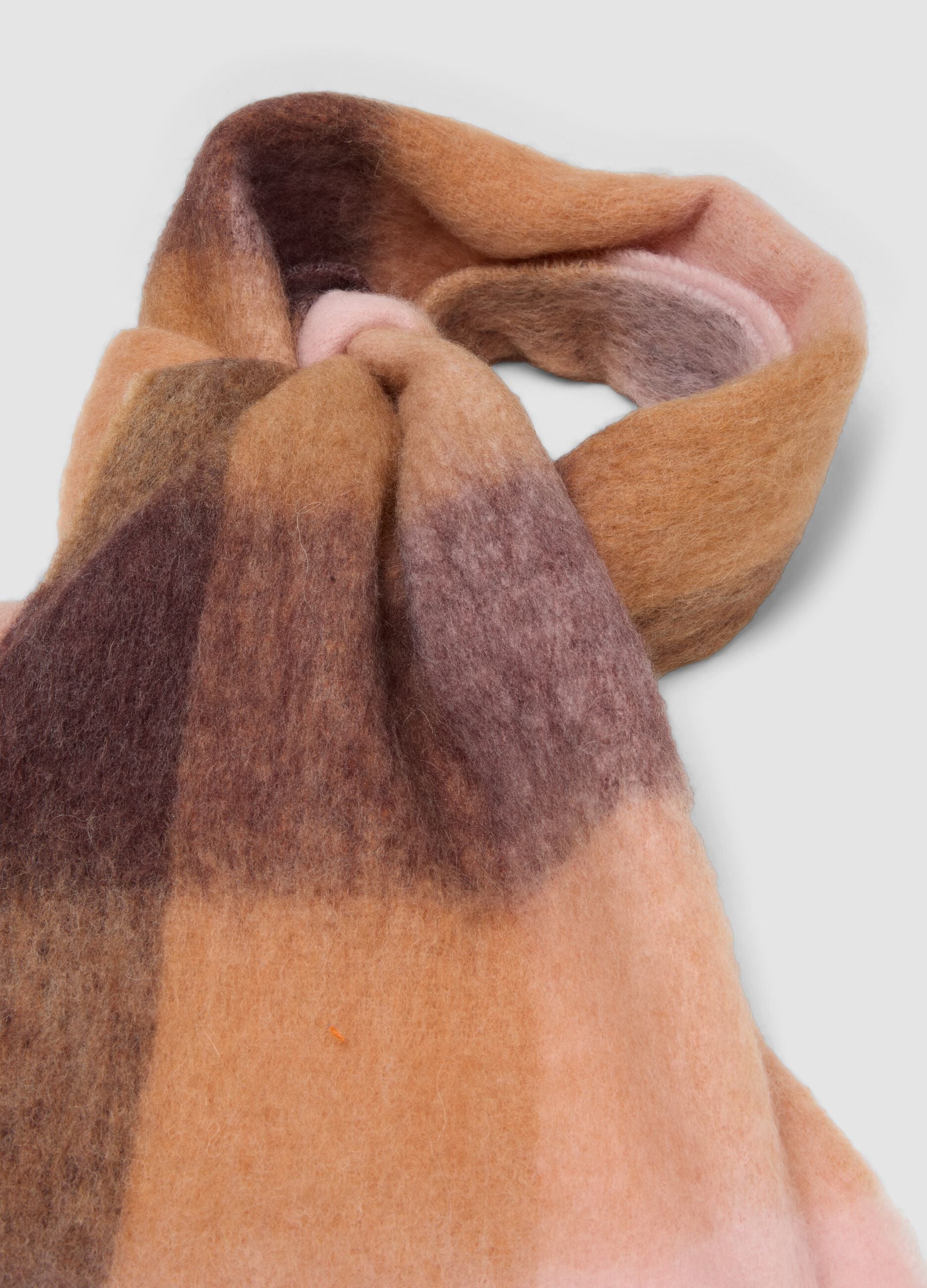Sciarpa marrone in misto lana e alpaca con frange