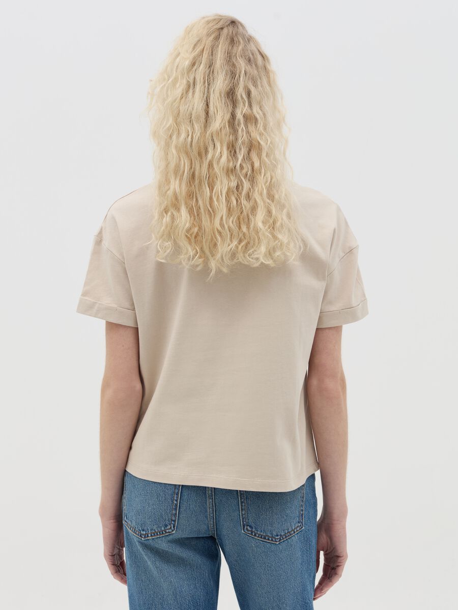Beige T-shirt with crochet detail_3