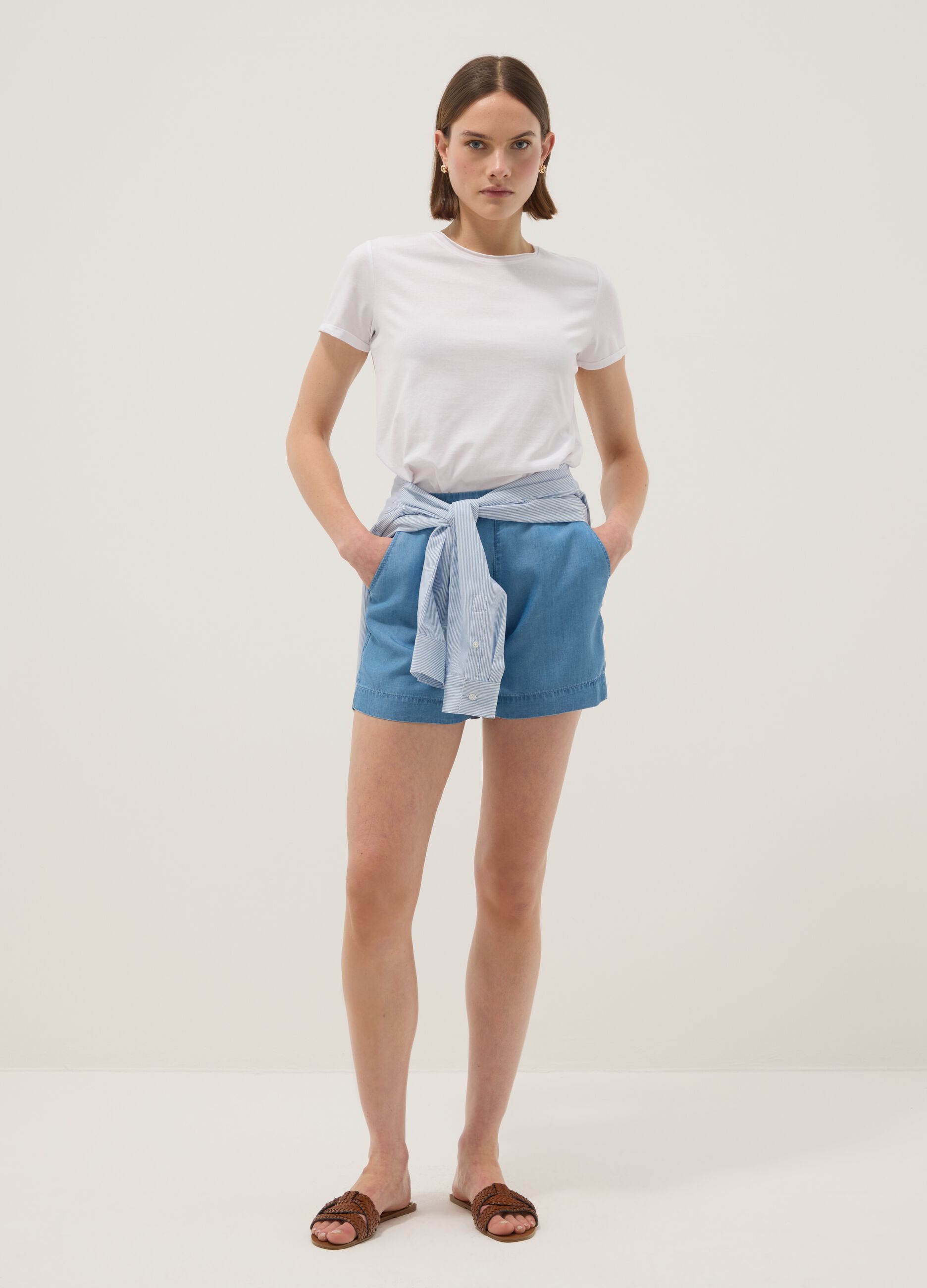 Light blue denim shorts in pure lyocell with elasticated waist, regular fit