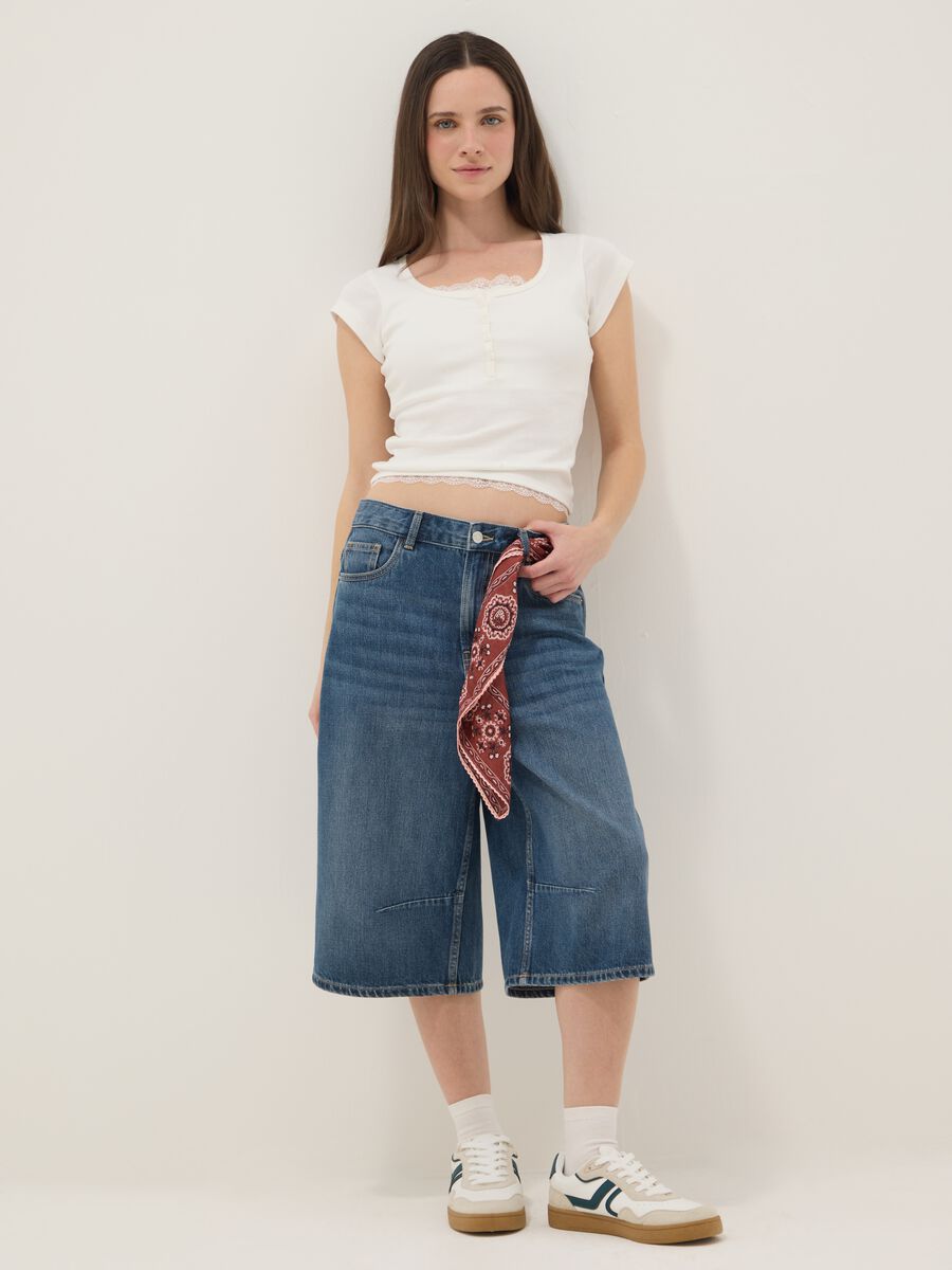 T-shirt in misto cotone bianca regular fit con dettagli in pizzo_1