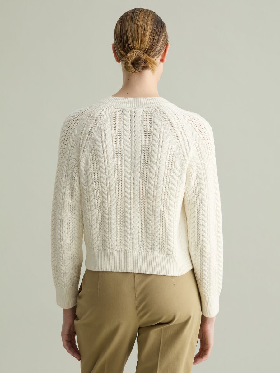 Cotton cardigan with cable-knit weave_3