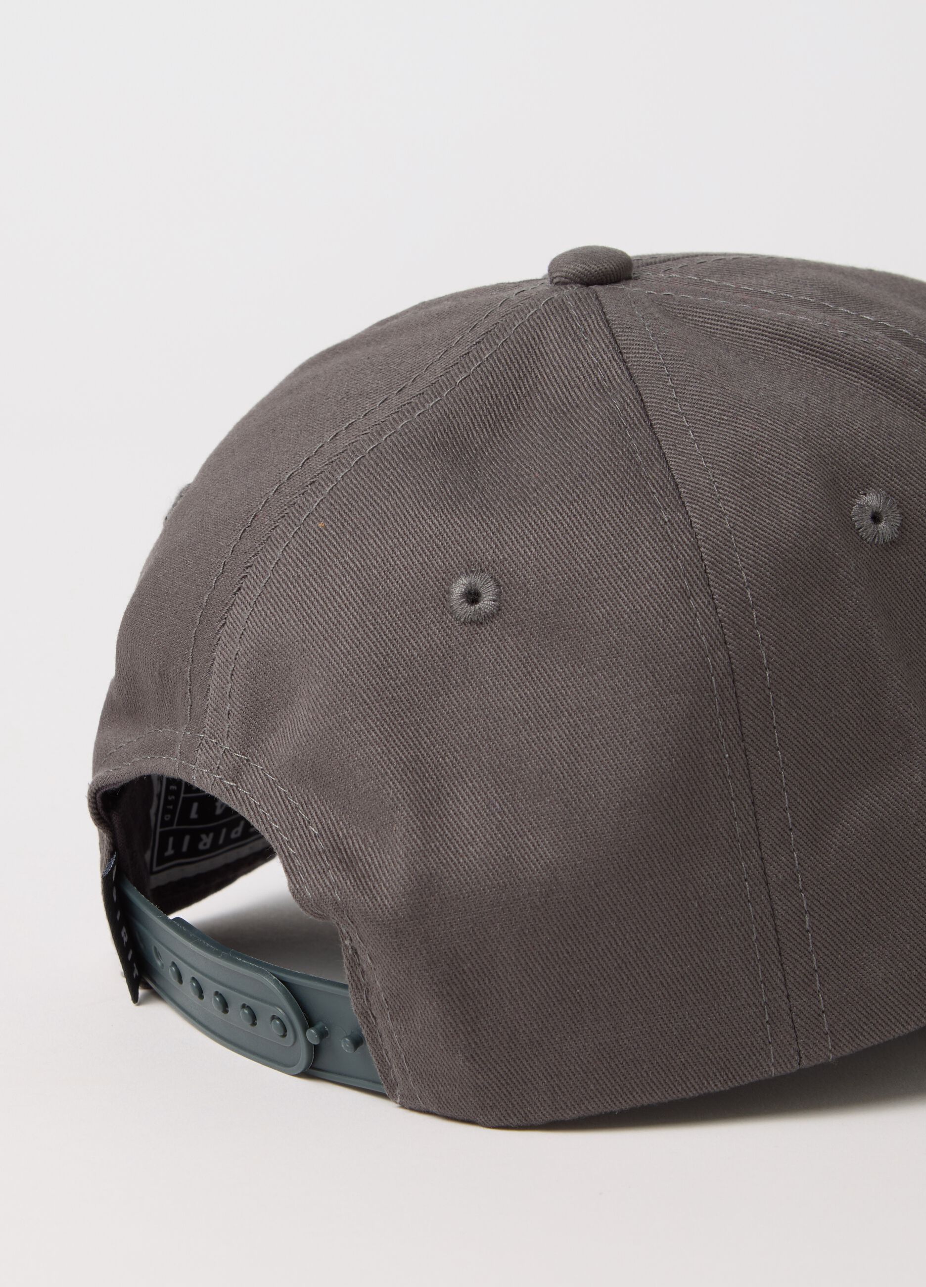 Berretto da baseball grigio e nero con ricamo logo