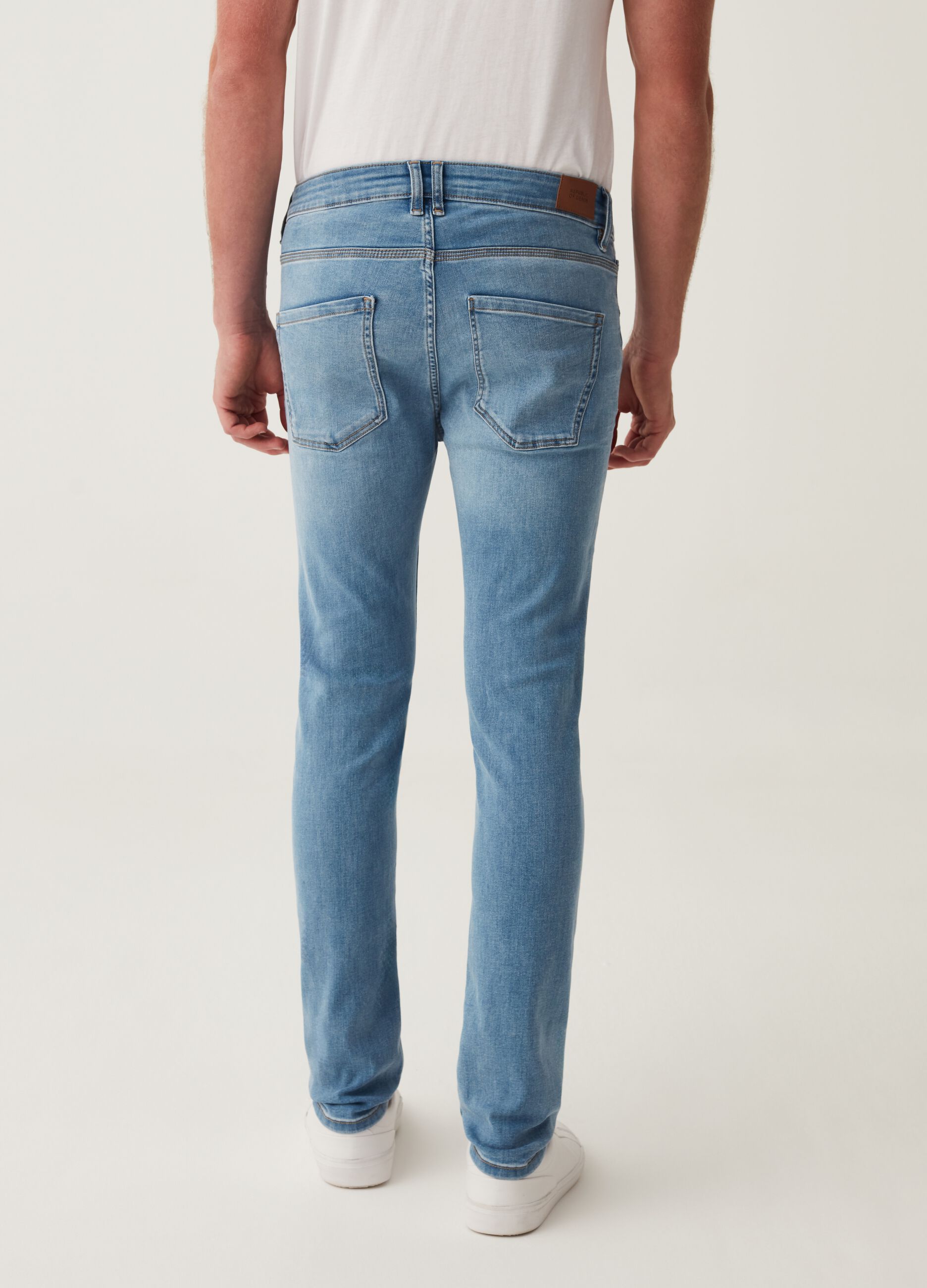 Jeans super skinny fit con scoloriture_2