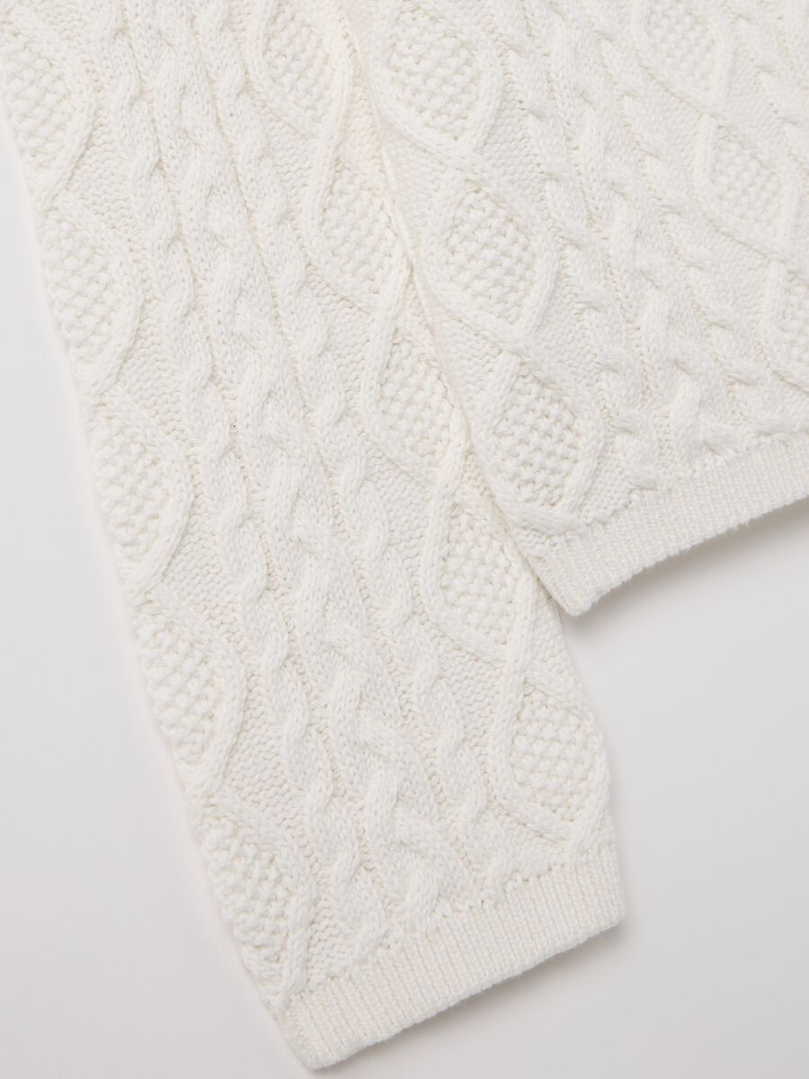 Cable-knit pullover with diamond motif_5