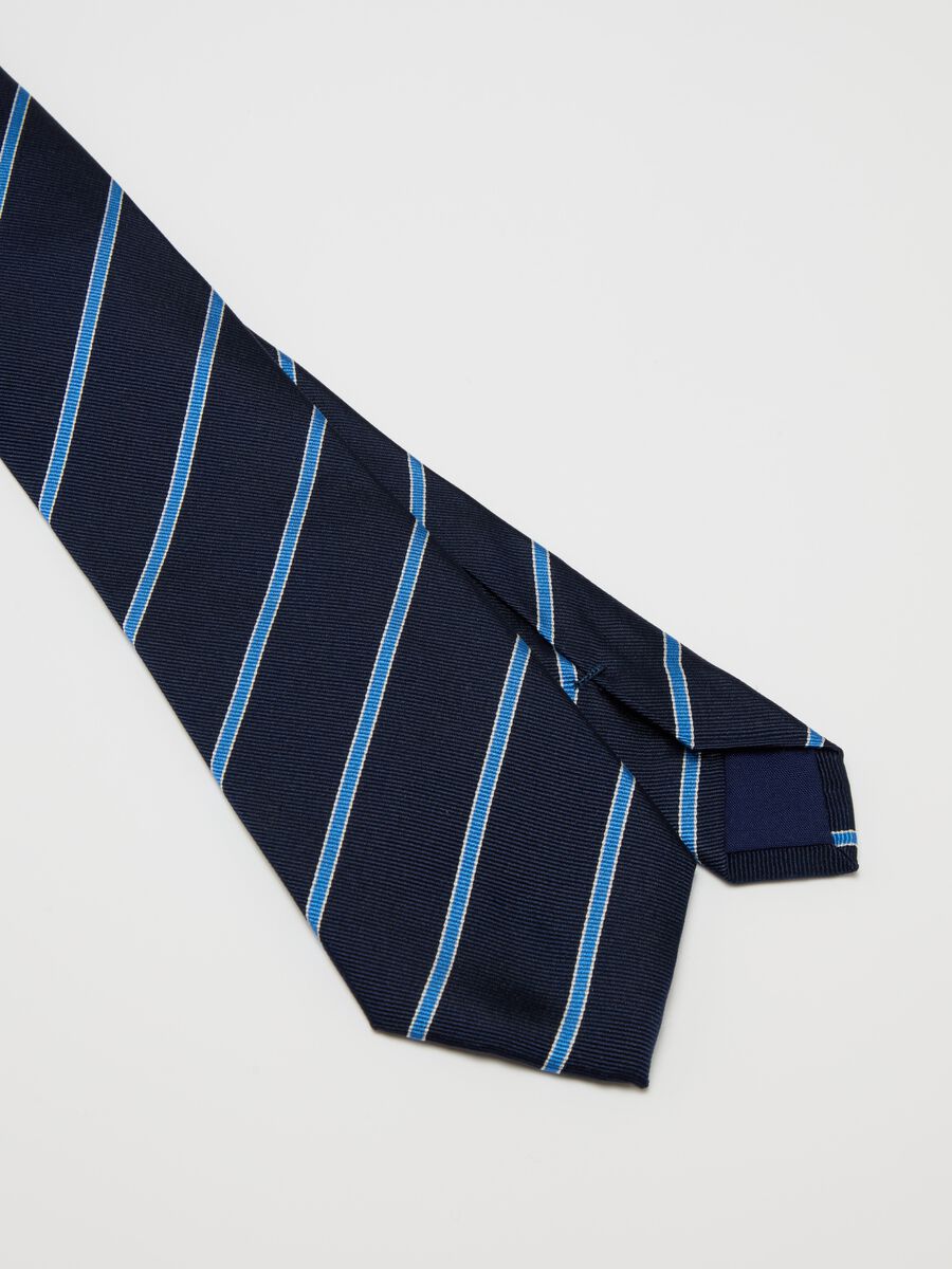 Silk tie with slanted stripes_1