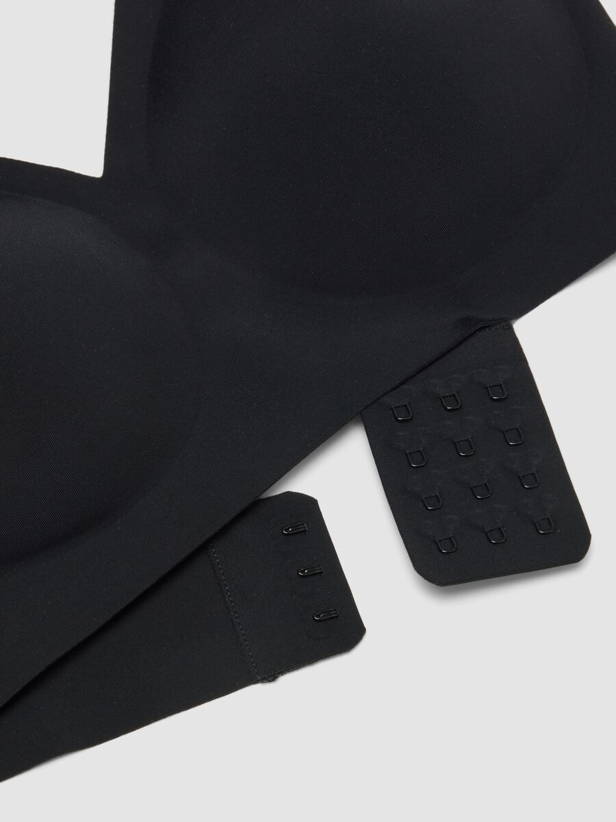 Reggiseno nero in tessuto elasticizzato con coppe removibili_5