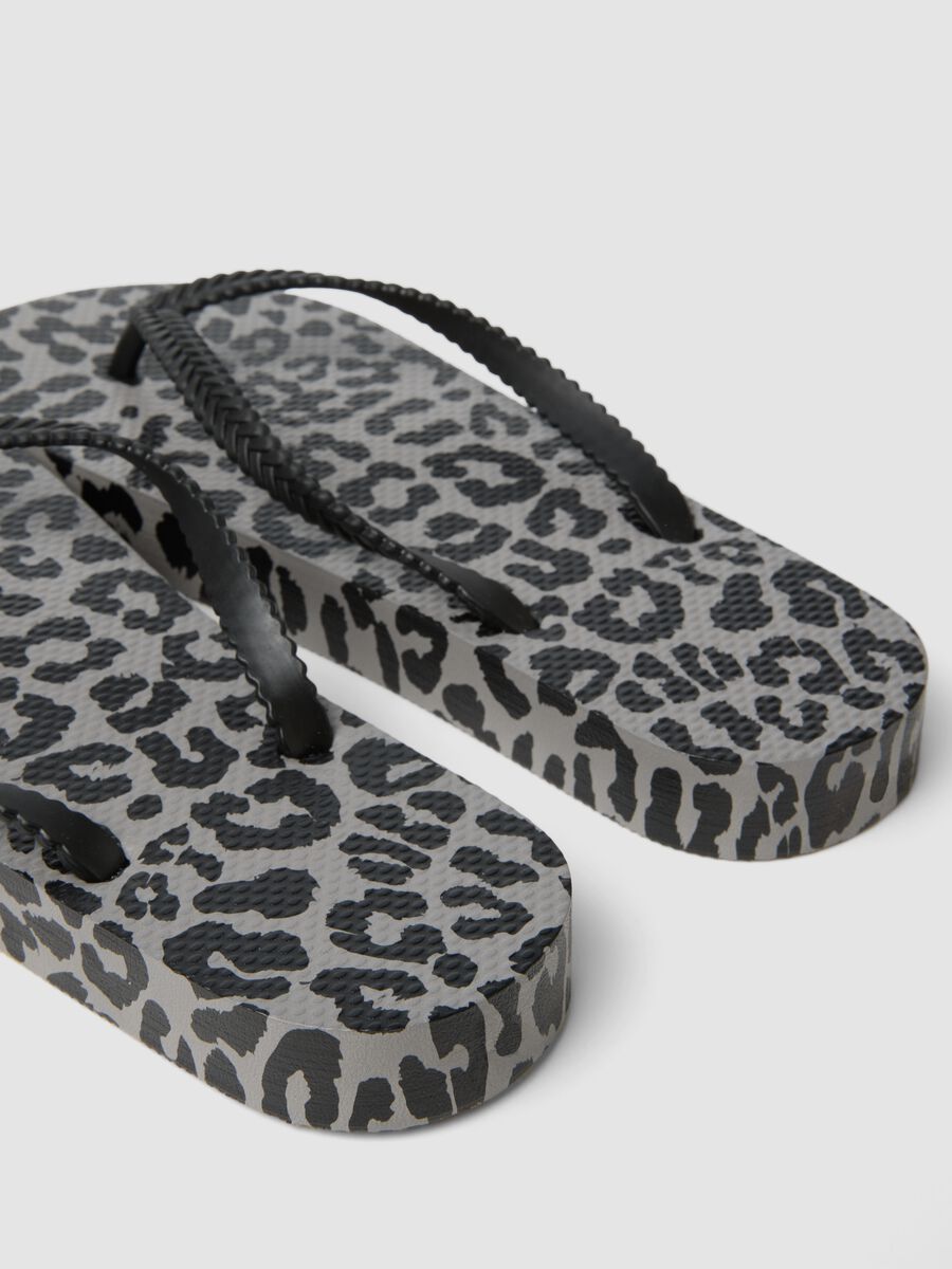 Multicoloured animal print flip-flops_1