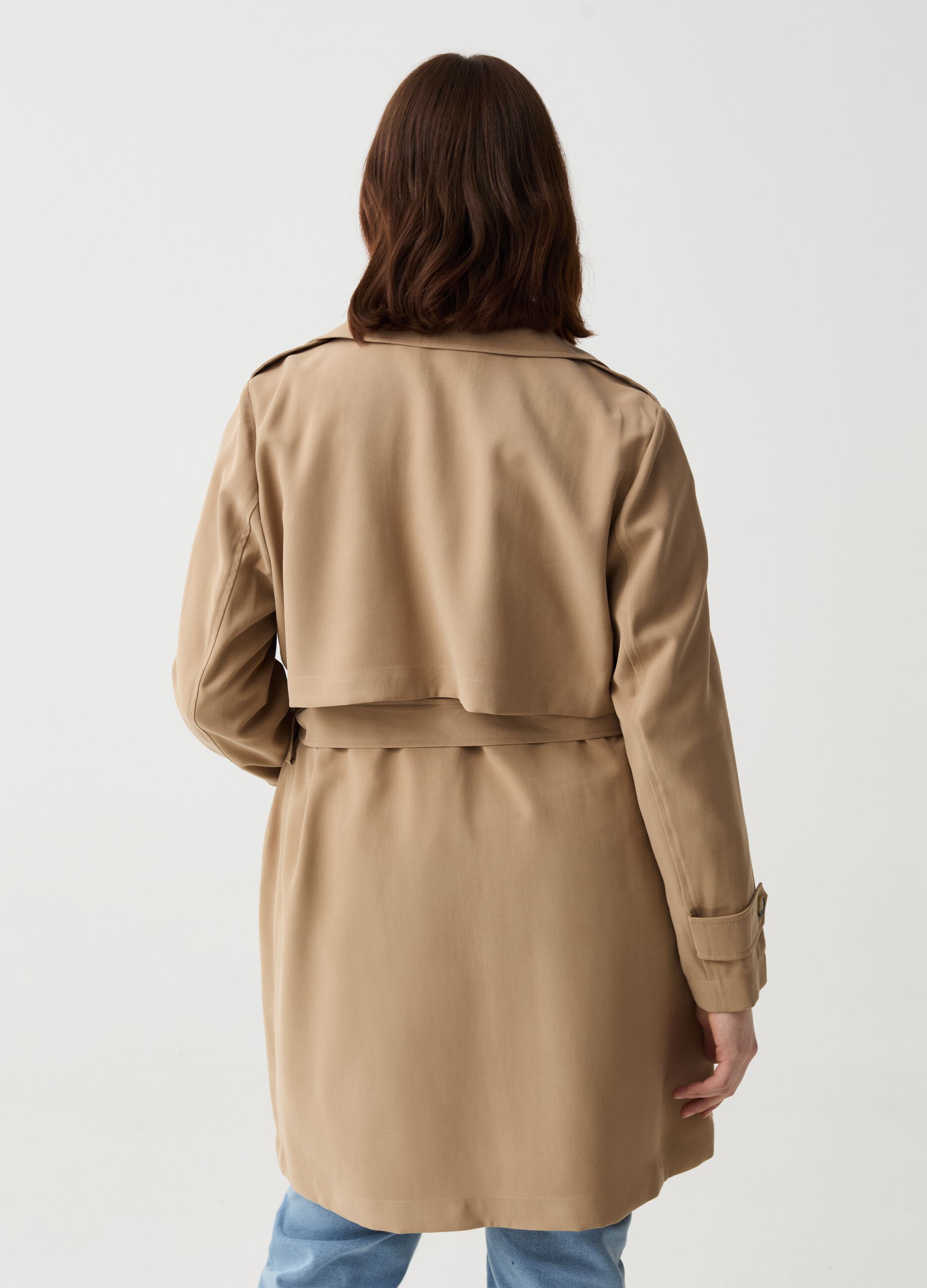 Curvy trench coat with belt
