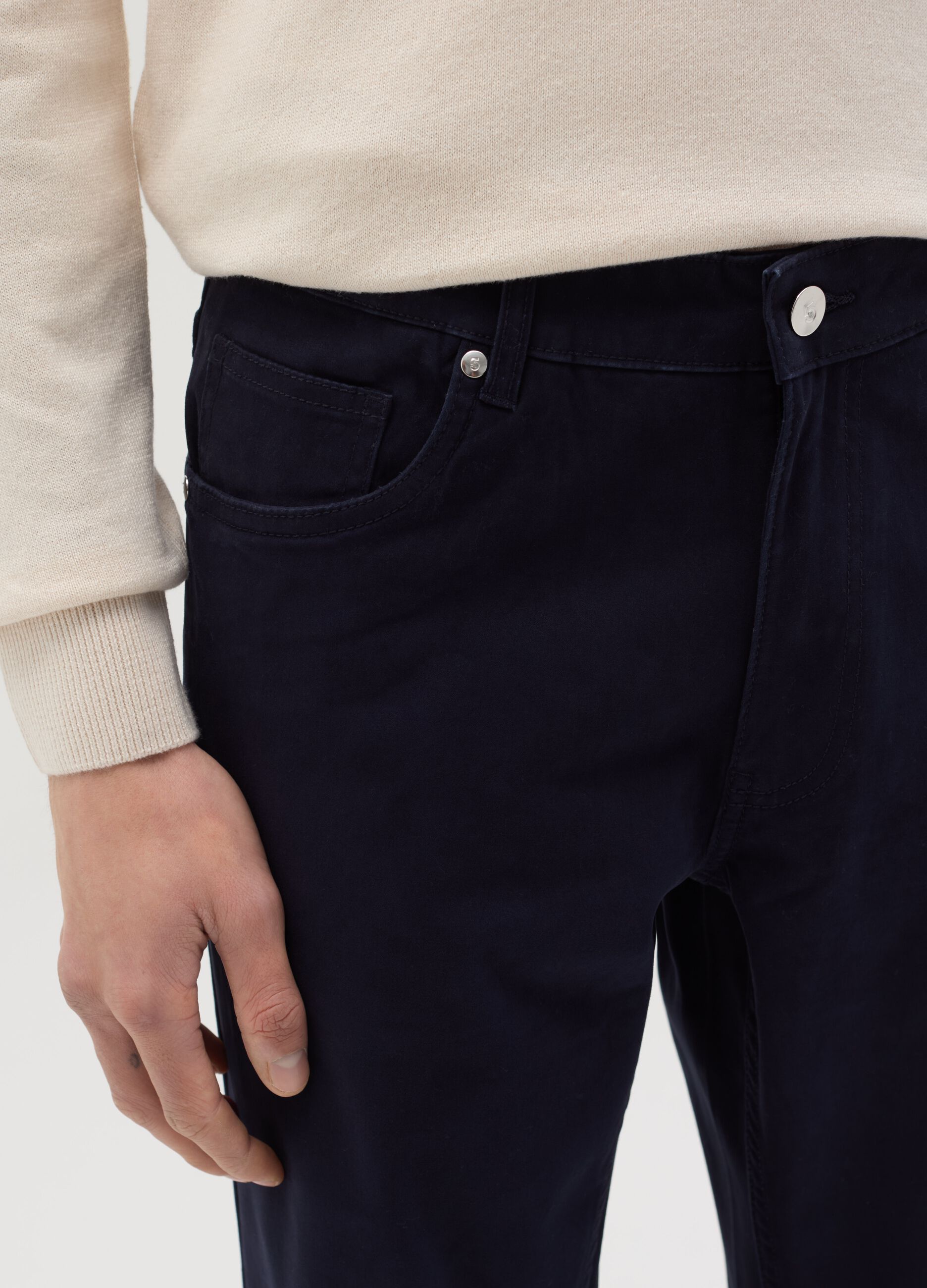 Slim-fit trousers with five pockets