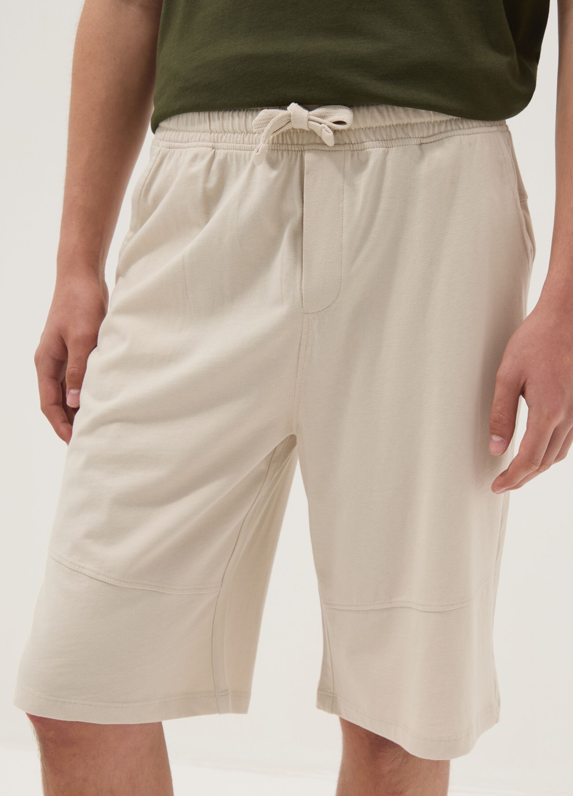 Beige organic cotton Bermuda shorts with elasticated waist