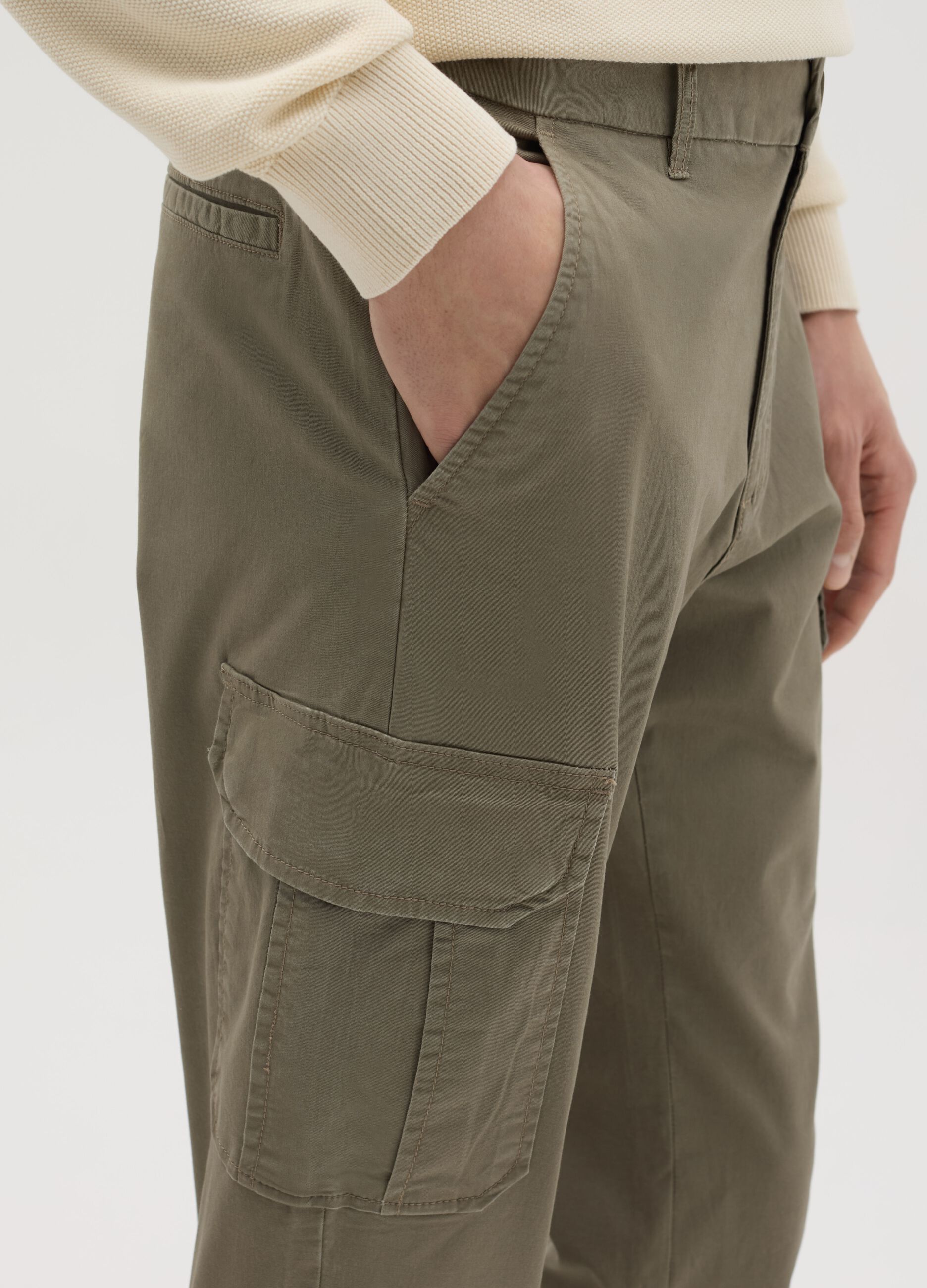 Pantalone cargo slim fit in cotone stretch