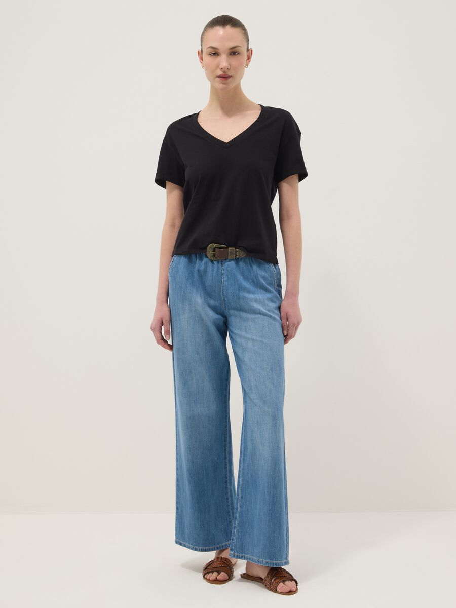 T-shirt in puro cotone nera relaxed fit con collo a V_2