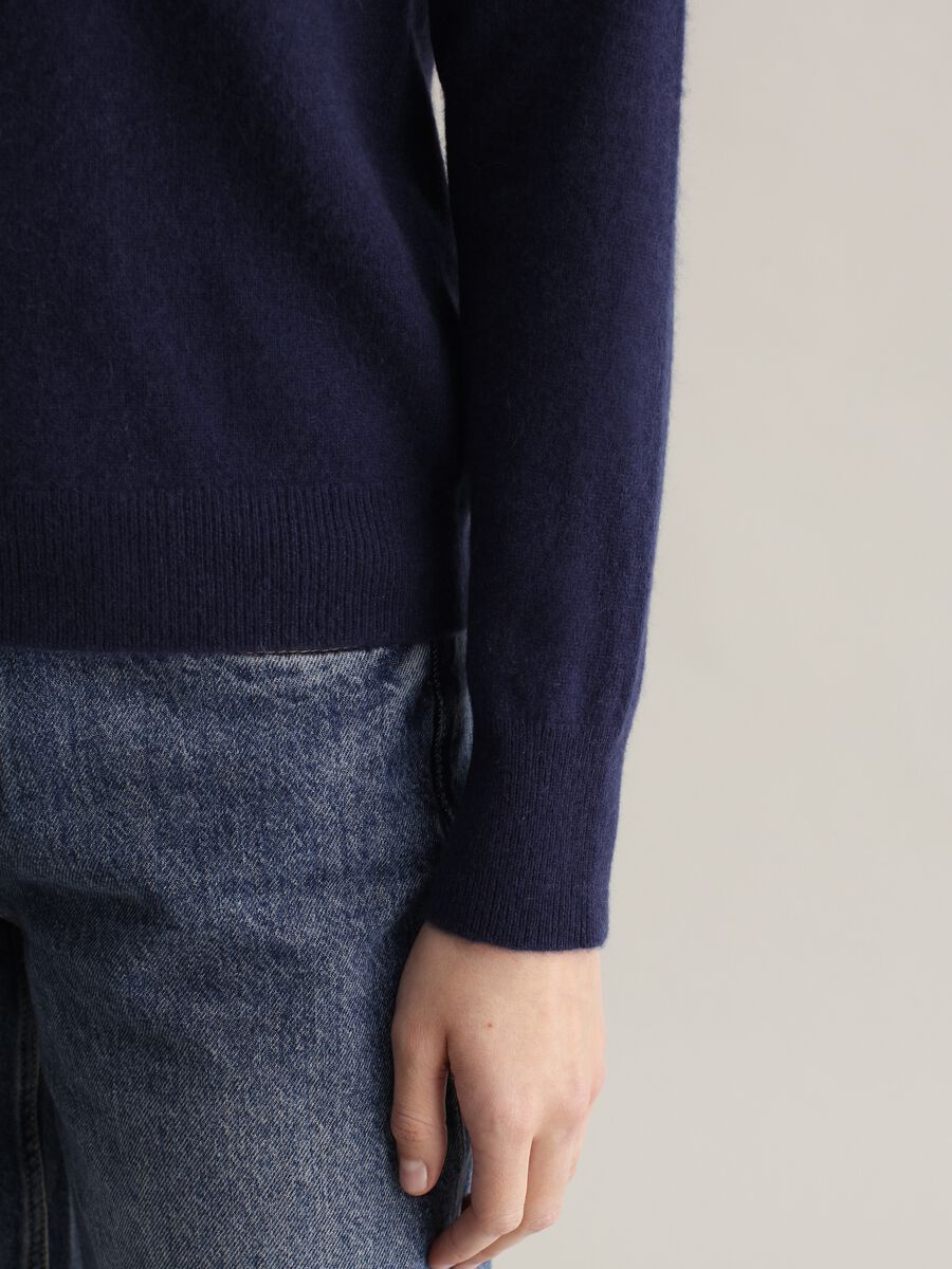 Cashmere pullover with round neck_2