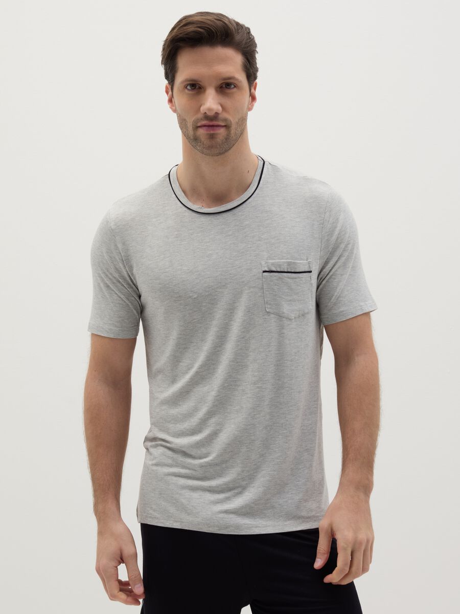 Short pyjamas with contrasting piping_1