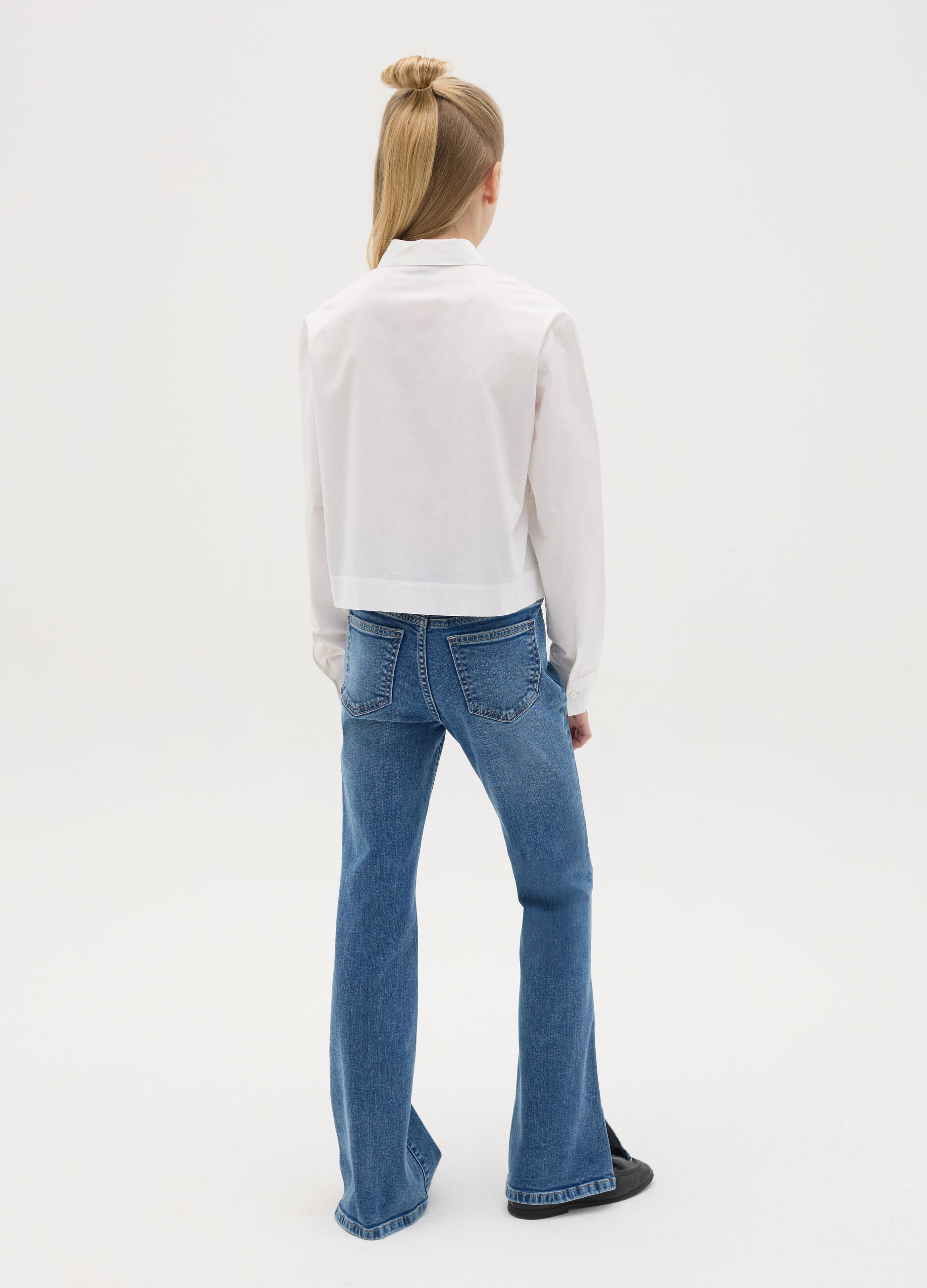 Jeans flare fit con scoloriture