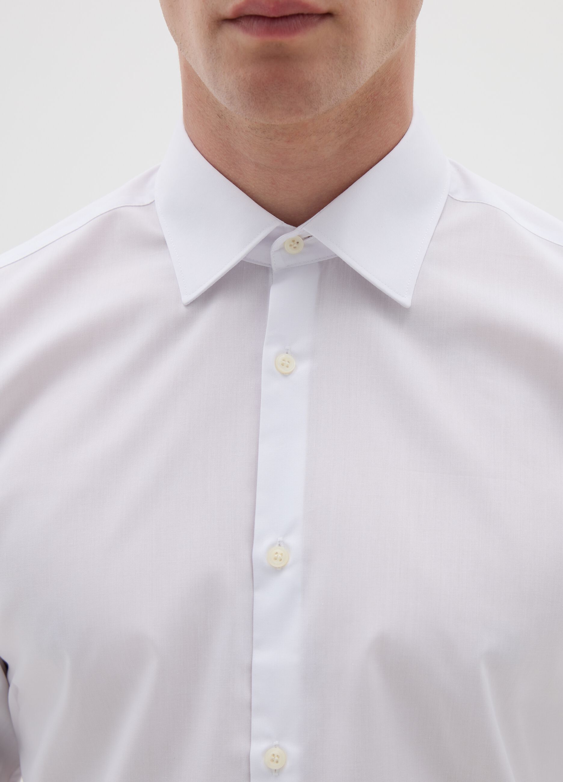 Men's white cotton blend slim fit easy iron shirt