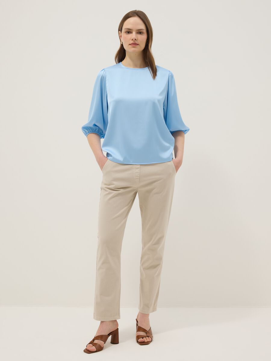 Maglia a maniche lunghe azzurra regular fit con chiusura a goccia_2