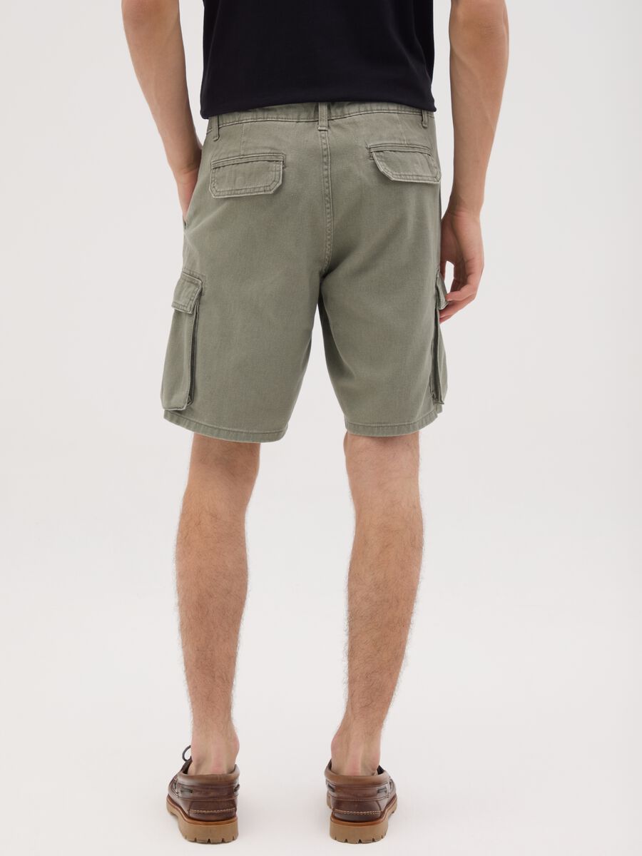 Men's green pure cotton bermuda shorts regular fit_3