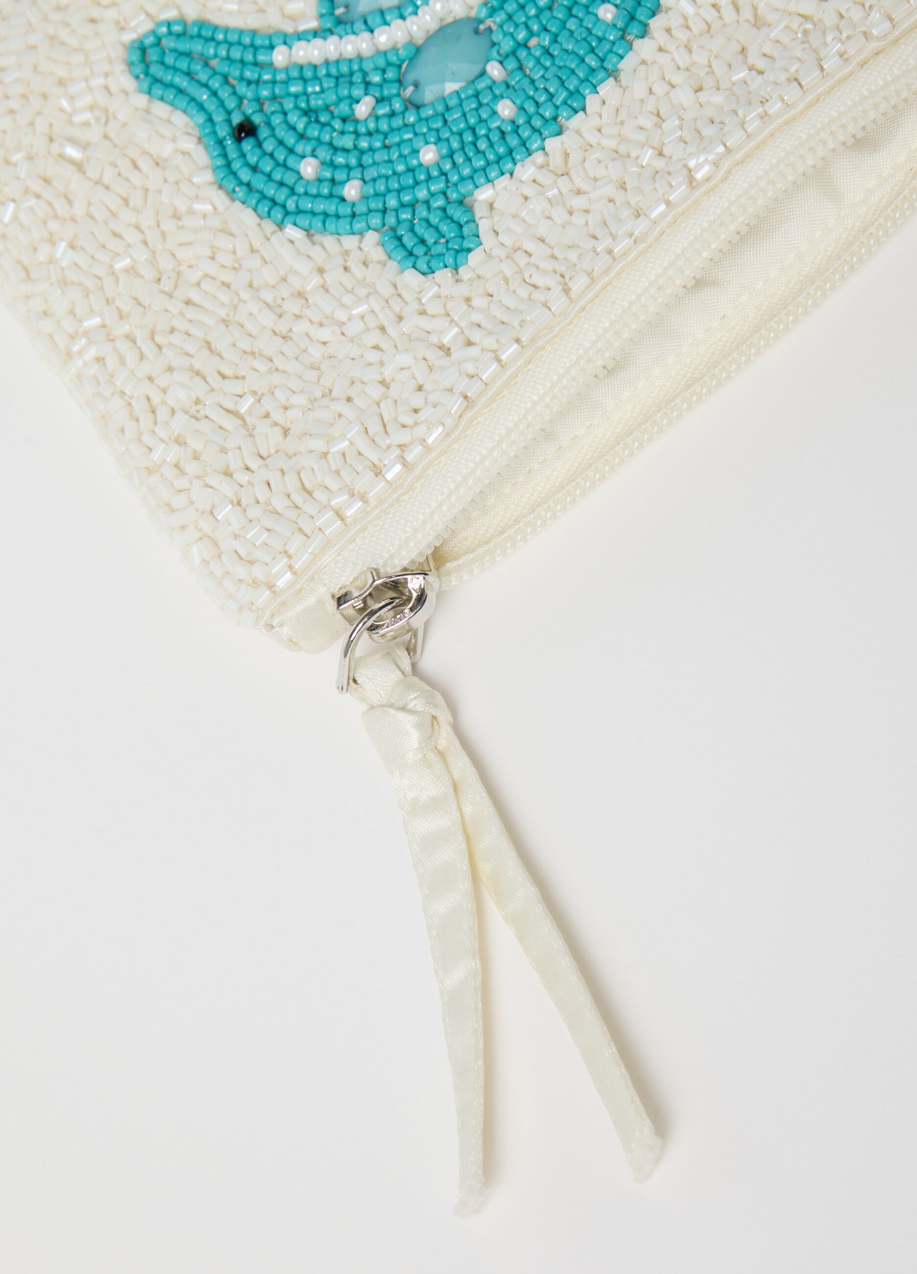 Glass Wallet with Beads Application Ovs