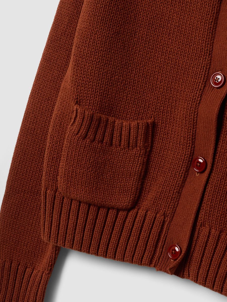 Cardigan rosso in puro cotone con bottoni regular fit_5