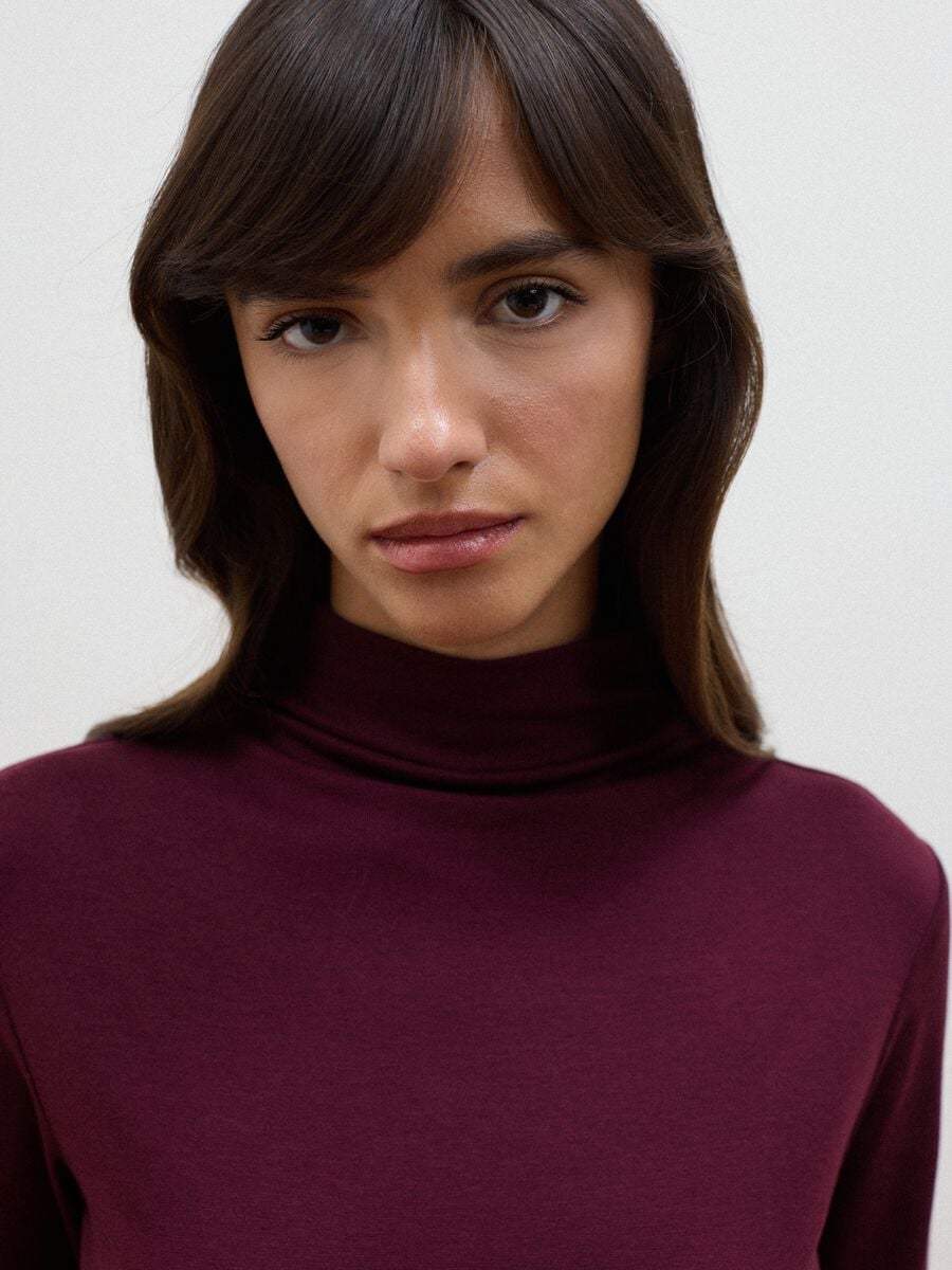 T-shirt viola in lyocell e lana elasticizzata con collo a lupetto regular fit_3