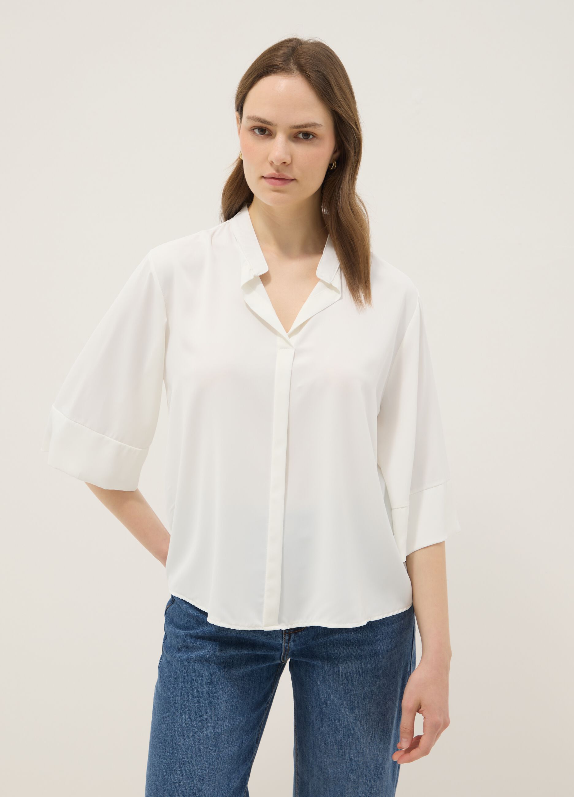 White long-sleeve regular-fit shirt with band collar