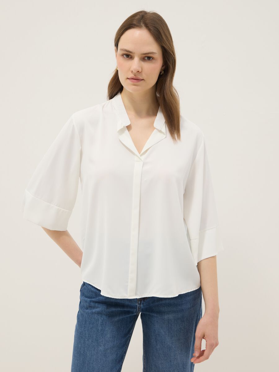 Camicia a maniche lunghe bianca regular fit con collo a fascia_0