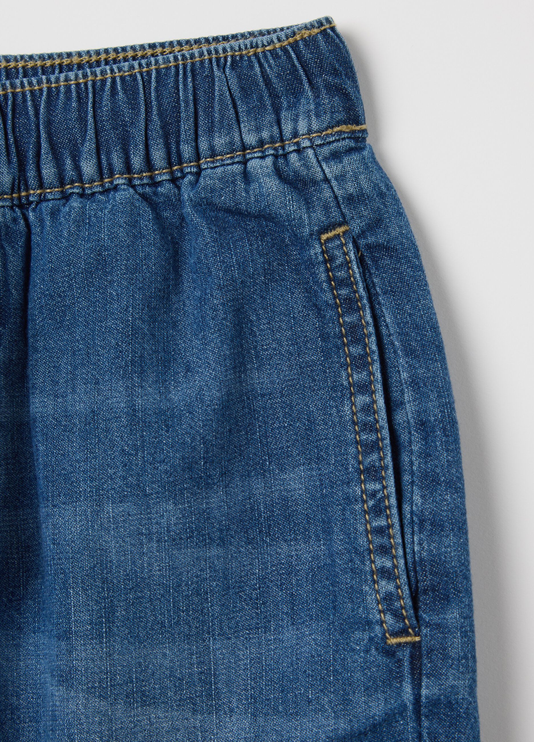 Denim Bermuda joggers with pockets and drawstring