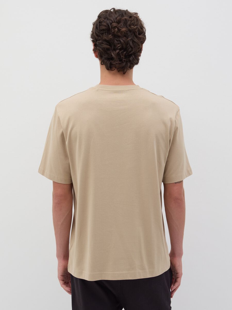 T-shirt girocollo in cotone con stampa_3
