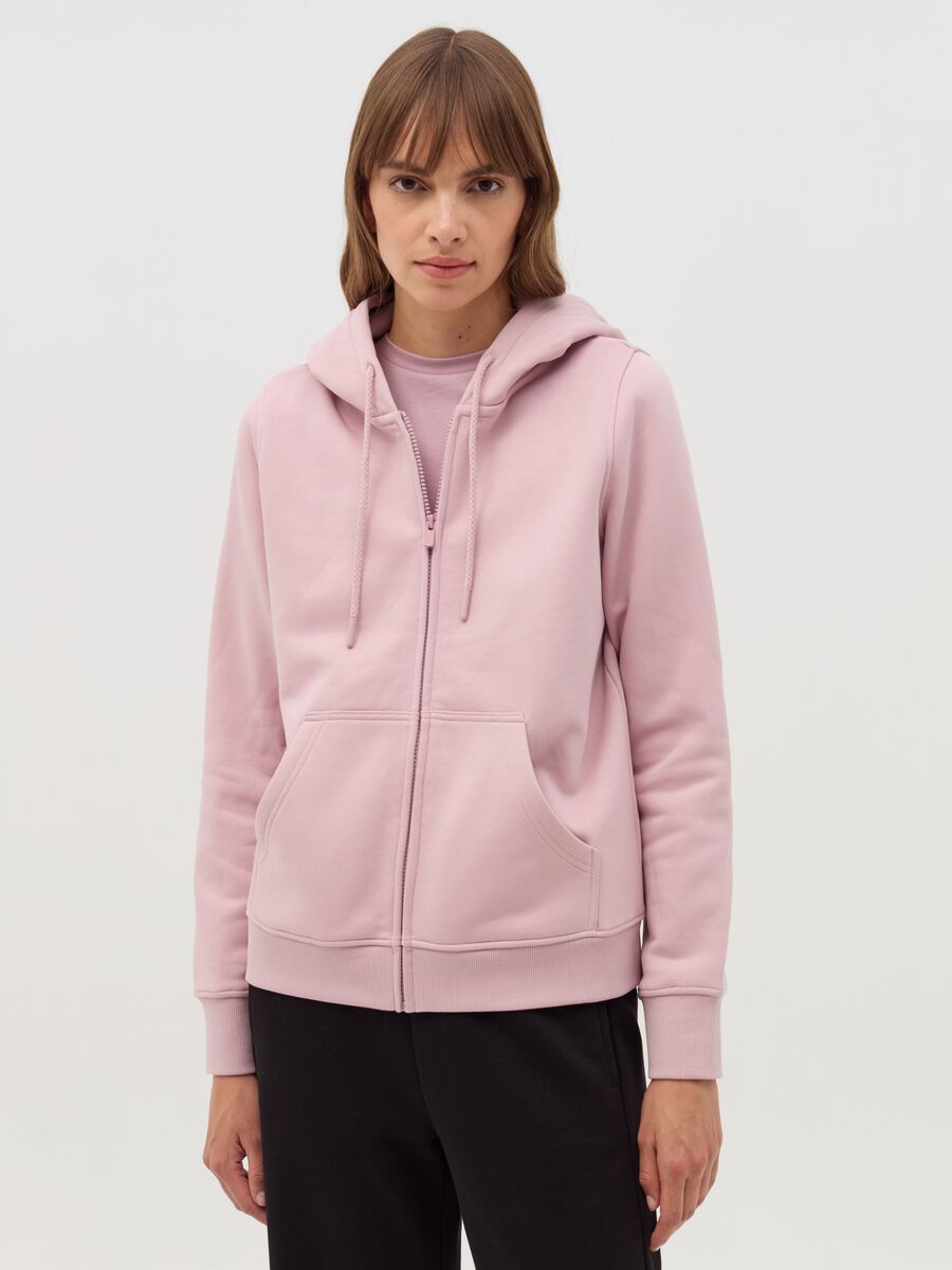 Essential sweatshirt with hood_0