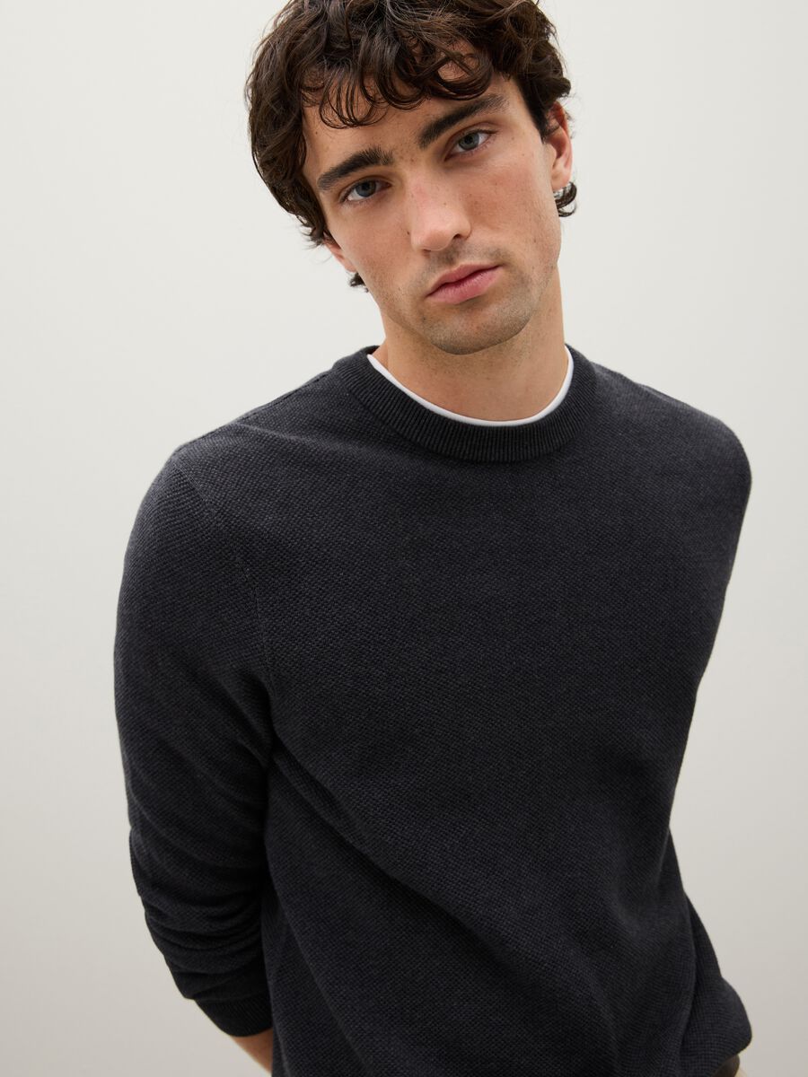 Maglione grigio in cotone a girocollo_0