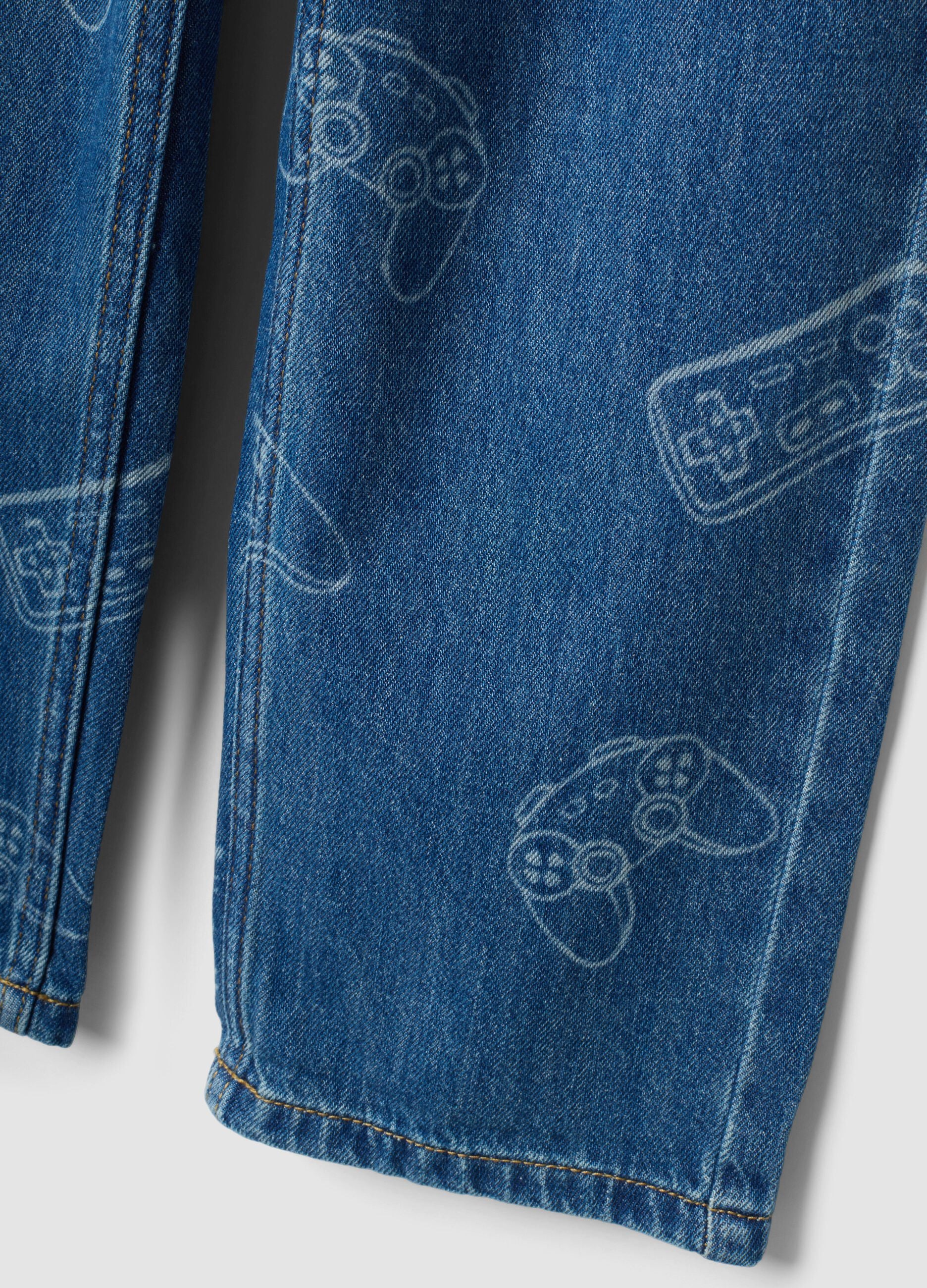 Cotton-viscose blend denim jeans with gaming print