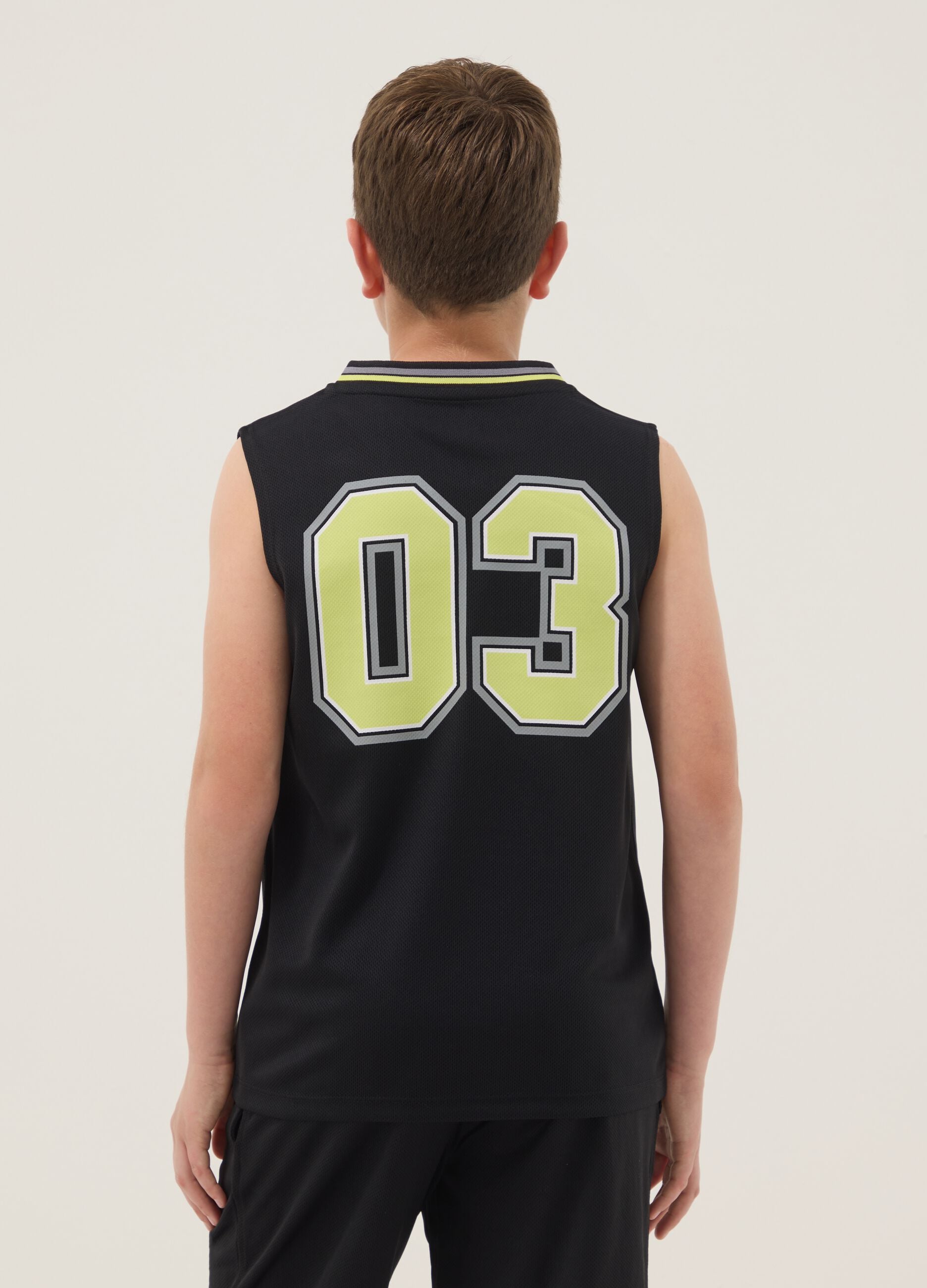 Black sporty V-neck vest
