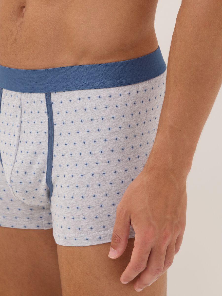 Tripack di boxer grigi in cotone organico elasticizzato a pois_3
