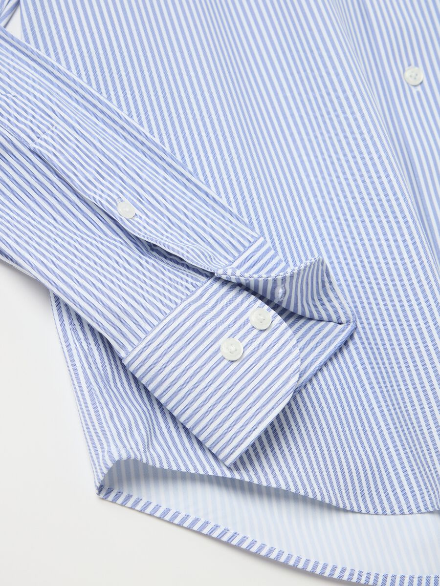 Regular-fit shirt in striped technical fabric_5